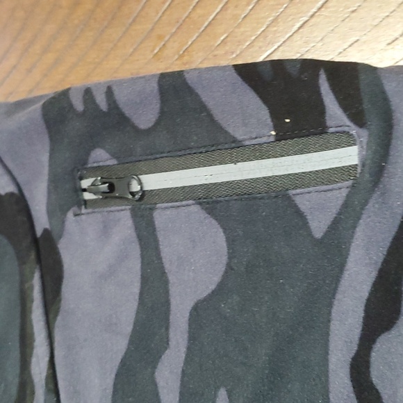 Capris - Picture 3 of 5